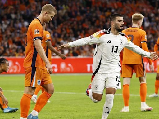 Koeman, tras otro error de De Ligt: "Le cambié para protegerlo"