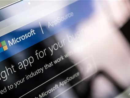 AI“促收增益”強勁！微軟(MSFT.US)Q3營收、EPS超預期 雲收入加速增長