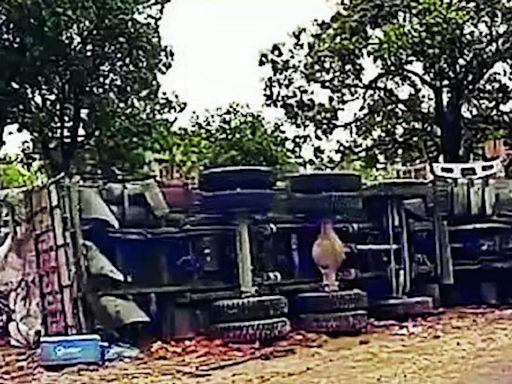 Truck overturns, crushes woman and children in Unnao | Kanpur News - Times of India