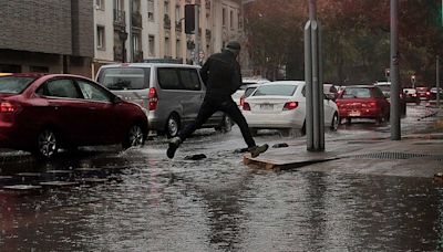 Sistema frontal cálido: advierten alta probabilidad de remociones en masa entre las regiones del Maule a Los Ríos - La Tercera