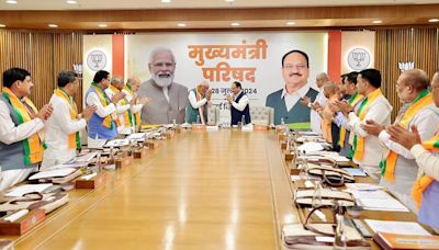 PM Narendra Modi holds meeting with chief ministers, deputy CMs of BJP-ruled states | Today News