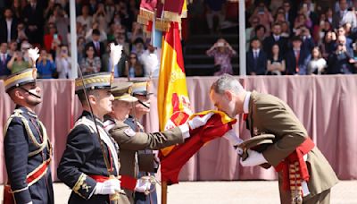 El Rey Felipe VI renueva el juramento de la Bandera en la Academia General Militar de Zaragoza