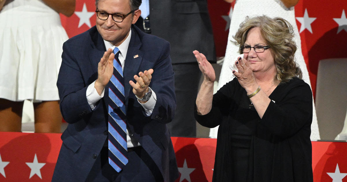 JD Vance's mother had emotional reaction when he celebrated her 10 years of sobriety during speech