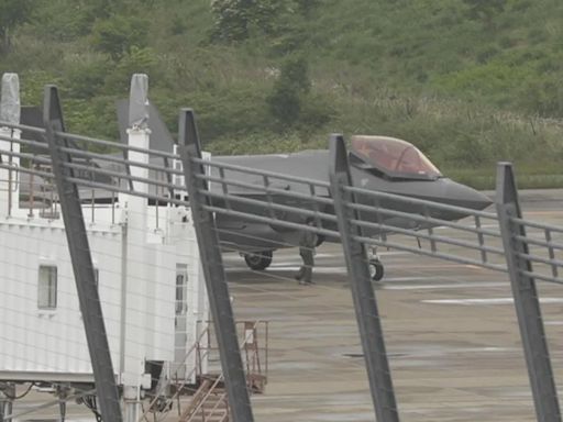 日本2架匿蹤戰機F35-A緊急迫降 青森機場關閉跑道