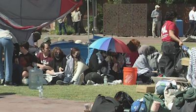 LIVE: Pro-Palestine supporters gather on Old Main lawn at ASU to protest Israel-Hamas war