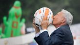 Lee Corso picks Tennessee football to beat Florida on College GameDay in Knoxville