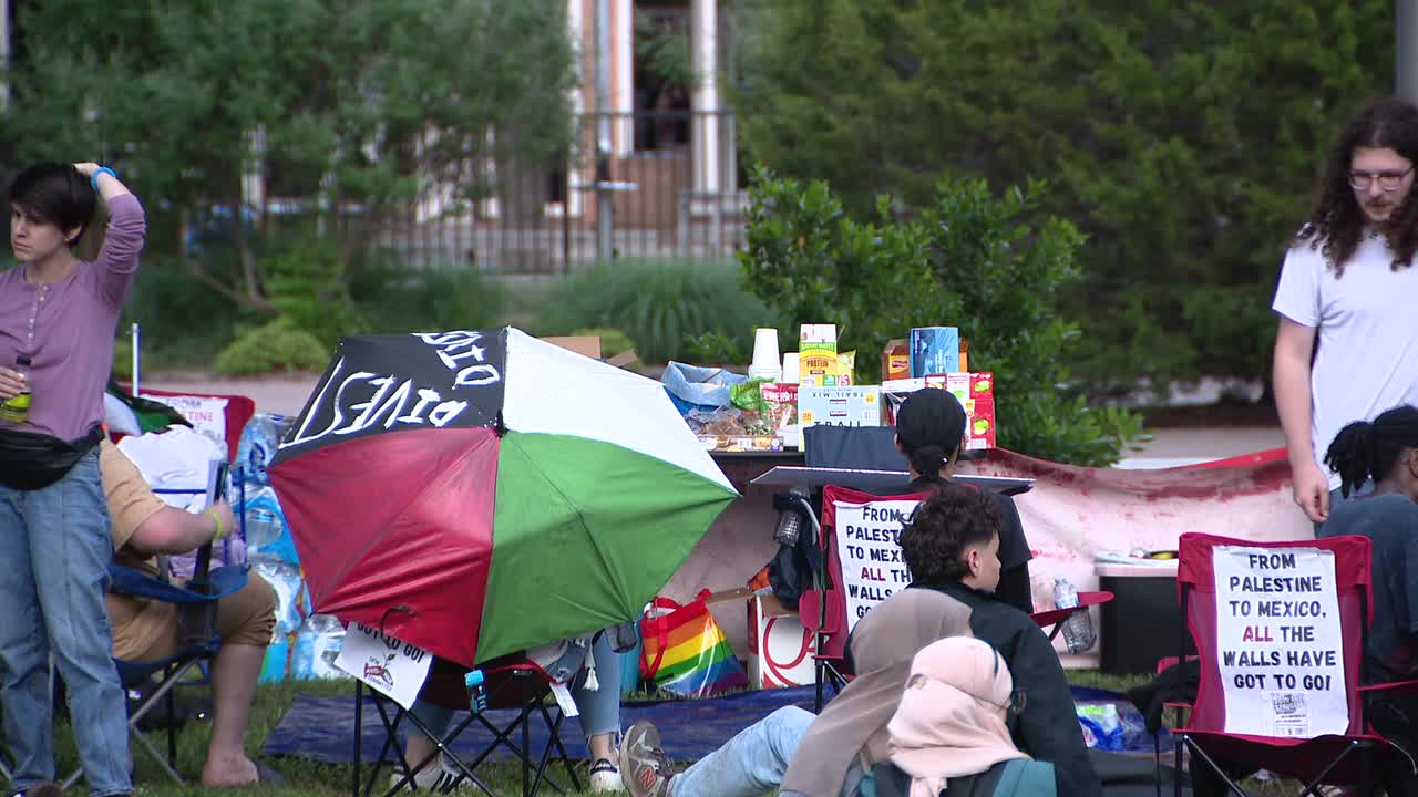 UT Arlington protesters find loophole to set up pro-Palestinian "encampment"