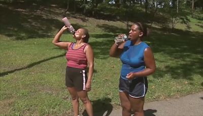 Chicago weather heats back up today after morning shower