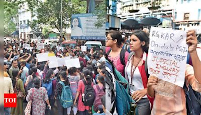 RG Kar Medical College Scandal: Students Protest Mysterious Death of PG Trainee | Kolkata News - Times of India