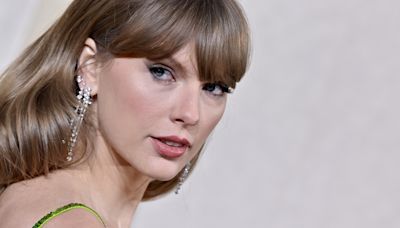 Taylor Swift's Green Vegas Dress May Be a Glaring Reputation (Taylor's Version) Easter Egg