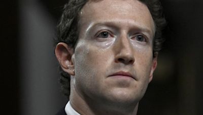 ¿Cuánto cuesta el teléfono que usa Mark Zuckerberg?