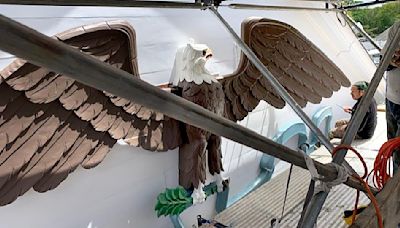 'Landmark' eagle atop Stony Brook Post Office flapping its wings again
