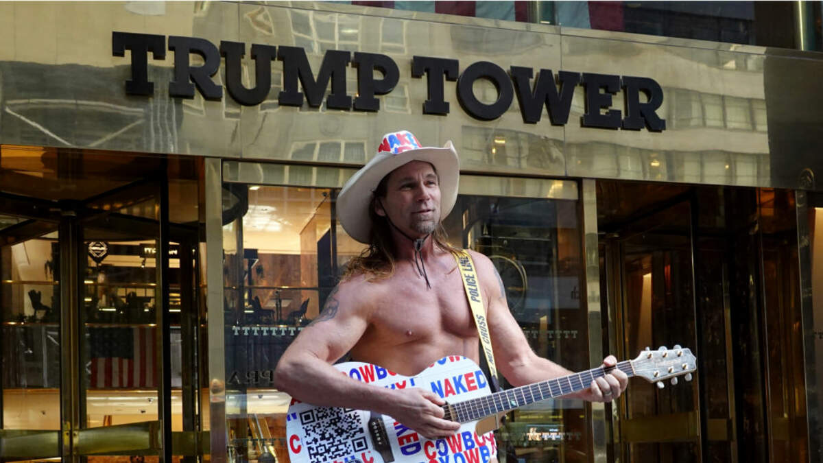 NYC Icon The Naked Cowboy Sings Trump’s Praises | 710 WOR