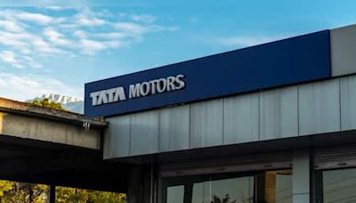 Tata Motors gets an upgrade and it's highest price target from Nomura - CNBC TV18