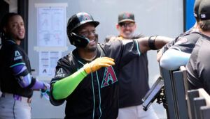 Geraldo Perdomo gets silent treatment after hitting first home run of the season