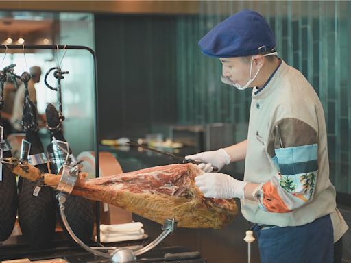 「Buffet界天花板」饗A Joy夏菜新菜亮相 吃到飽餐廳也有侍肉師、侍酒師