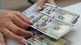 Dollar Gains Most in Months as Hot CPI Seen Reducing Rate Cuts