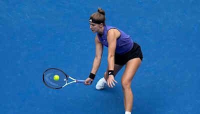 Muchova, la pesadilla de Sabalenka, se metió en semifinales de Beijing