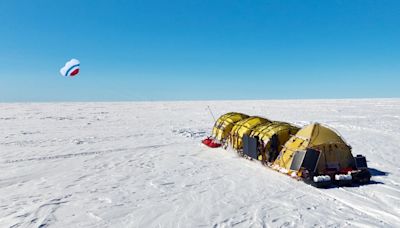 Recorriendo Groenlandia en trineo de viento con Ramón Hernando de Larramendi, el último gran explorador polar