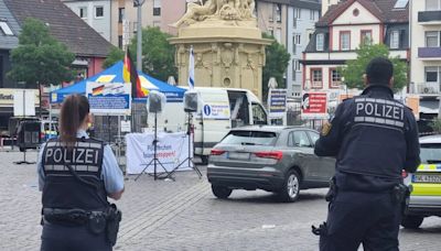 Un hombre hiere a tres personas con un cuchillo durante un mitin contra el Islam en Mannheim (Alemania)