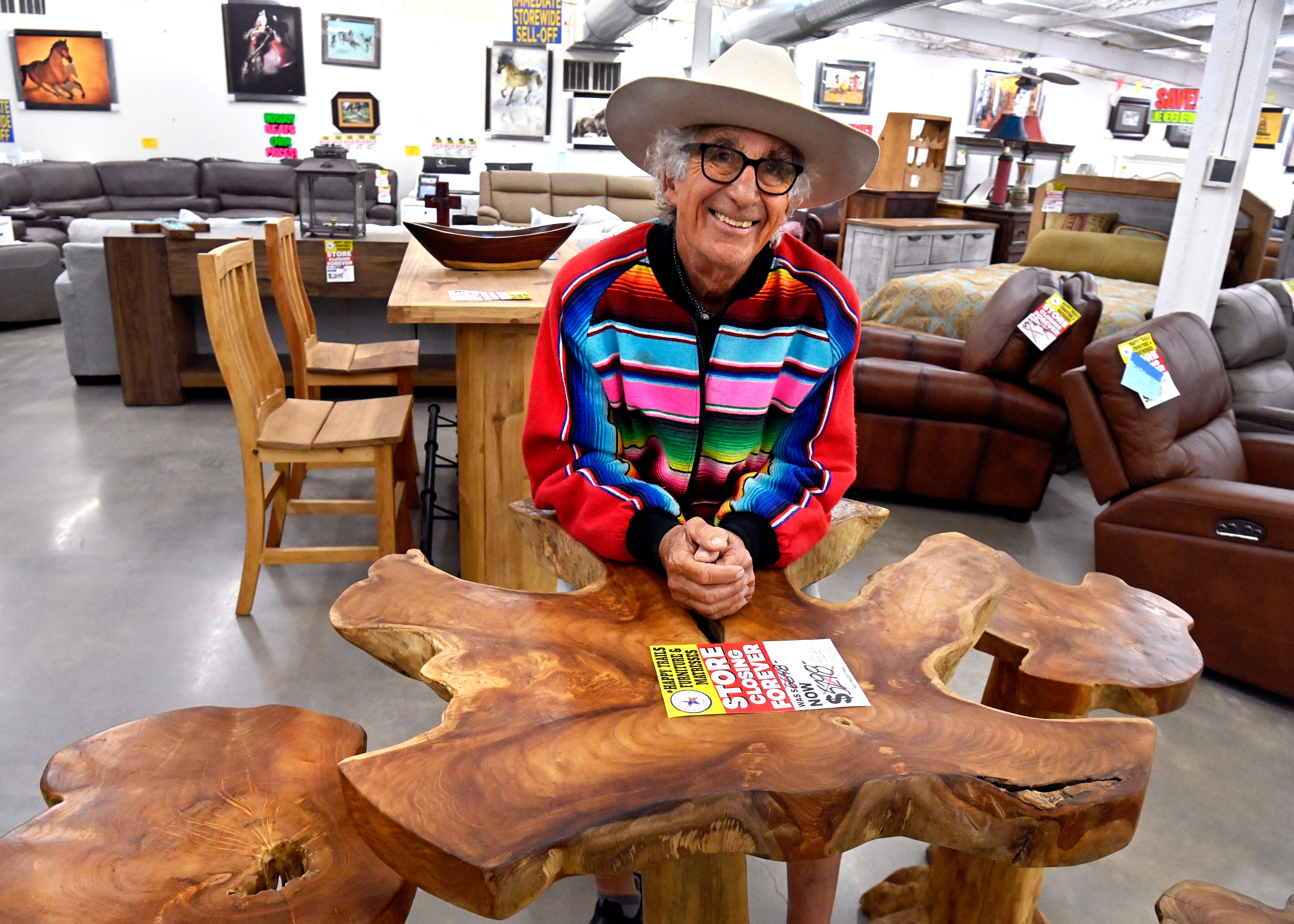 Iconic West Central Texas furniture store closing after 25 years, offers extreme discounts