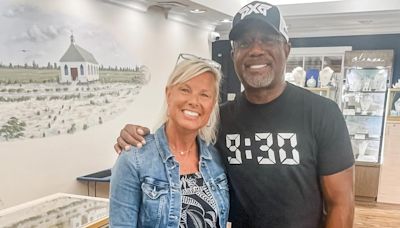 Country music star Darius Rucker visits Pawleys Island jewelry store