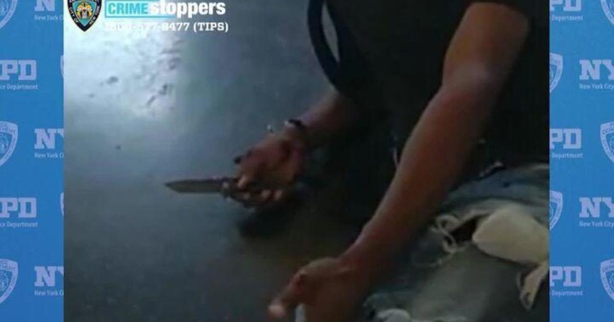 NYPD searching for man who took knife from scene of Brooklyn subway station shooting