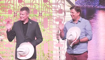 Calgary honours men who helped get replacement pipe at white hatting ceremony