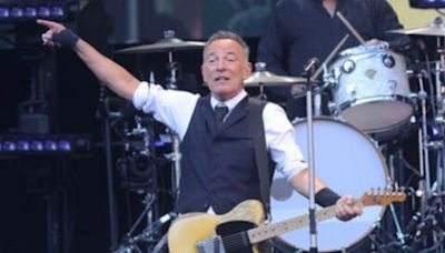 Bruce Springsteen wraps up Irish tour with another tribute to Shane MacGowan