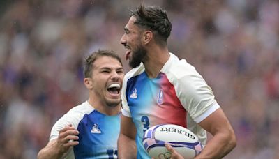 Rugby à 7 aux JO de Paris : les Bleus et Antoine Dupont décrochent la médaille d’or face aux Fidji en finale