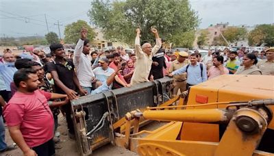 Rooms razed at Mani Majra temple