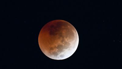 Cómo es el eclipse lunar del martes 17 de septiembre: llega a la noche a la Argentina