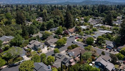 Mortgage rates plunge to lowest level in more than a year