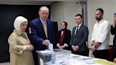 Cierran las urnas en las elecciones locales de Turquía en una jornada con dos muertos