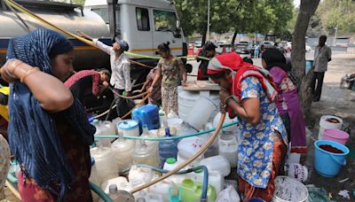 Temperature in Delhi nears record 50C as India reels under crushing heatwave