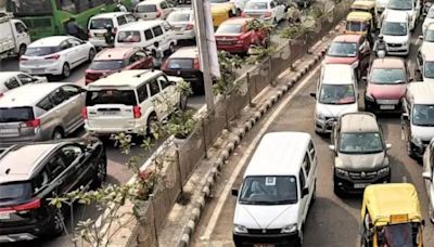 Maharashtra: Massive traffic jam on Thane’s Ghodbunder road for six hours after truck breaks down