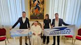 El papa Francisco posó en una foto junto a sindicalistas en defensa de Aerolíneas Argentinas