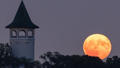 Moon show: Full harvest blood eclipse supermoon Tuesday night