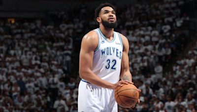 Karl-Anthony Towns 'Fully Supportive' of Being Benched by Finch in Mavs vs. Wolves G2