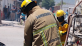 Se incendia vehículo en la localidad de Villa Juárez de Lerdo