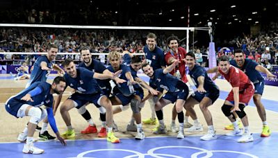 JO 2024: l'équipe de France de volley balaie l'Italie et retourne en finale pour défendre son titre