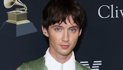 Troye Sivan mocked for selling 'useless' $700 item to fans: 'Baby that's a hula hoop'