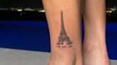 Alcaraz se tatúa la Torre Eiffel para celebrar su victoria en Roland Garros