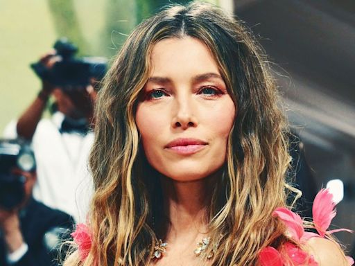 Jessica Biel Uses an Alarming Amount of Epsom Salt