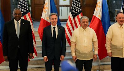 US pledges funds to boost Philippine defences amid China disputes