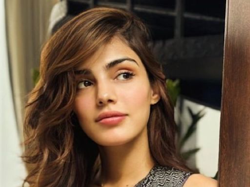 Rhea Chakraborty receives summons from Delhi Police in app-based scam of nearly Rs 500 crore: Report