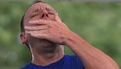 Joey Chestnut dominates at Fort Bliss: 57 hot dogs in 5 minutes at July 4th celebration