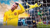 Ex-Manchester United keeper David De Gea shares update on return to football