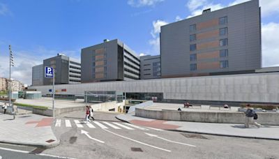 Una mujer da a luz en pleno aparcamiento del Hospital Marqués de Valdecilla de Cantabria: "¡Sale ya!"