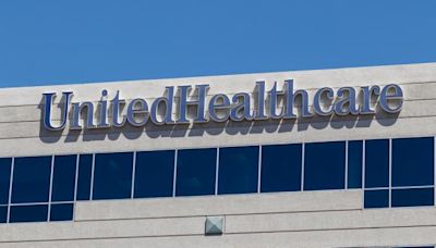 UnitedHealth (UNH) Stock Drops 8% YTD: Should You Hold or Fold?